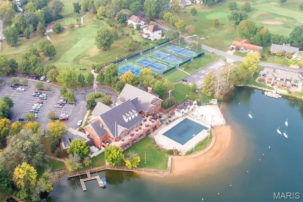 $158,000 | 2305 Gascony Drive, Unit 2305, Lake St. Louis, MO 63367