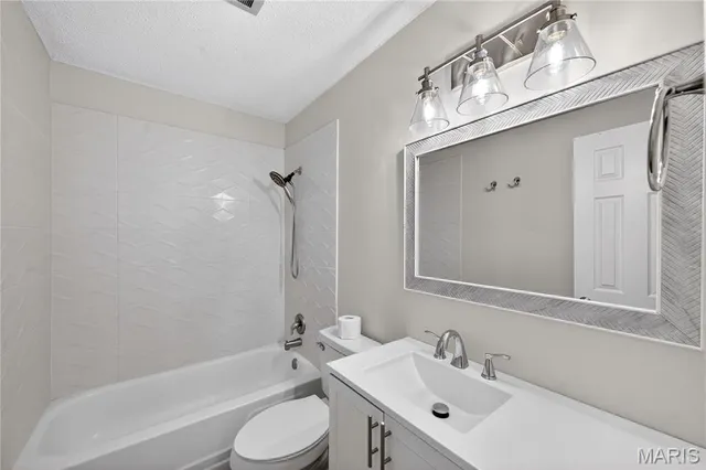 $165,000 | 2305 Gascony Drive, Unit 2305, Lake St. Louis, MO 63367