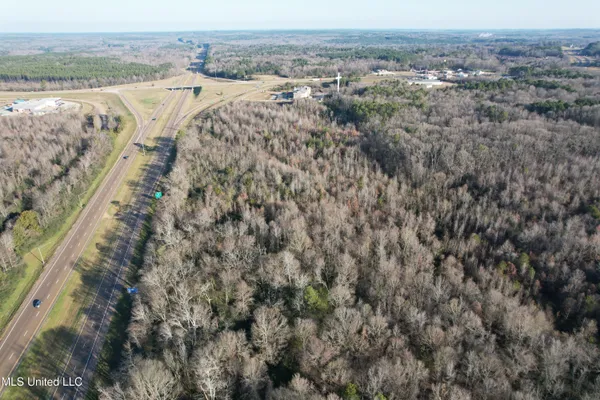 $589,000 | 1 Southeast Frontage Road, Winona, MS 38967