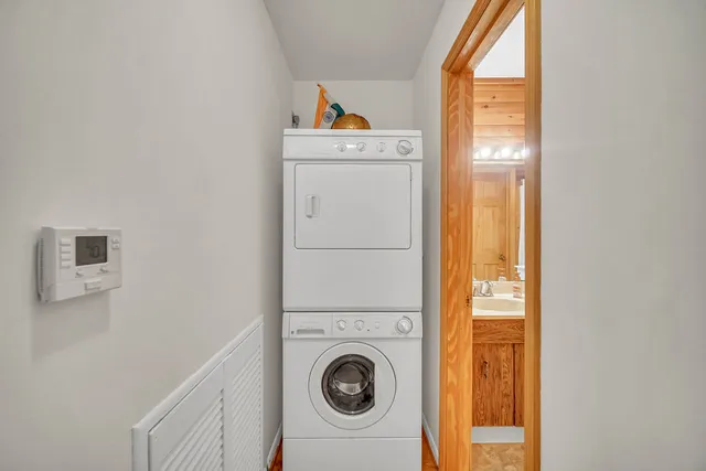 $2,100 | 633 Chip Court, Gurnee, IL 60031