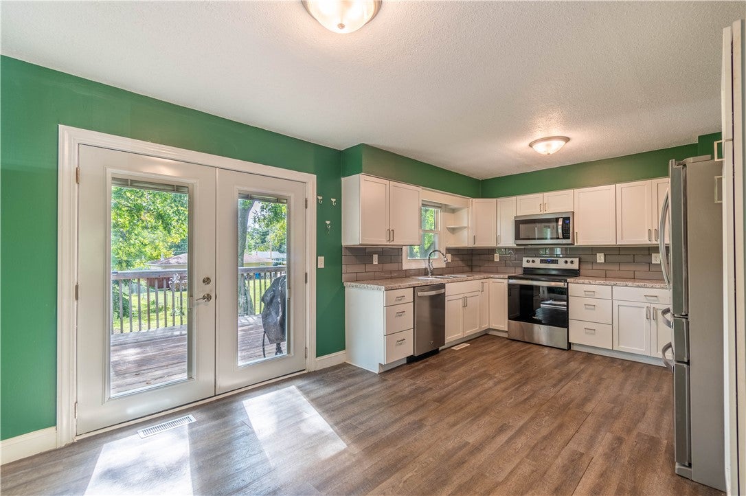 4023 East Greenhill Road Decatur, IL 62521 - Photo 10 of 28 Gallery Image 10