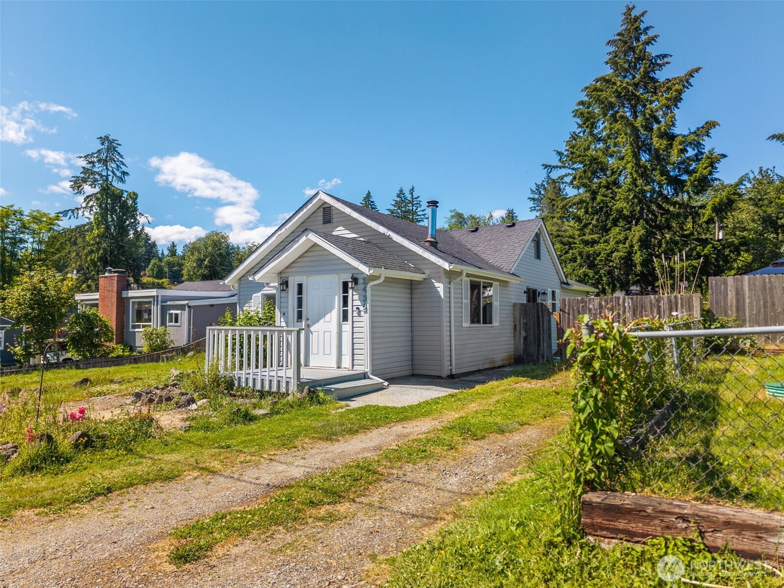 2432 Northeast Franklin Street Bremerton, WA 98310 - Photo 19 of 25