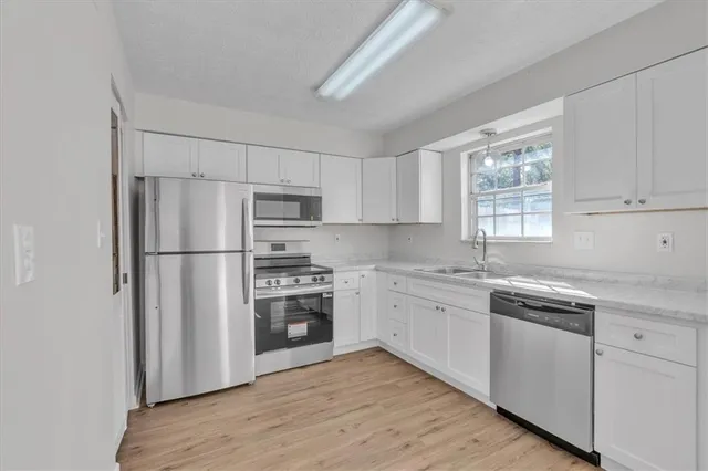 $99,999 | 2613 Stratford Lane, Unit 3, Morrow, GA 30260