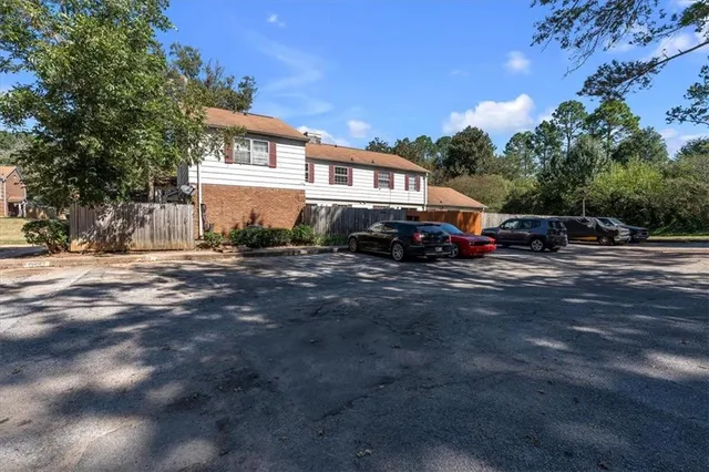 $99,999 | 2613 Stratford Lane, Unit 3, Morrow, GA 30260