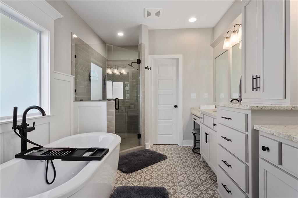 809 Bridgeshire Drive Raymore, MO 64083 - Photo 21 of 49