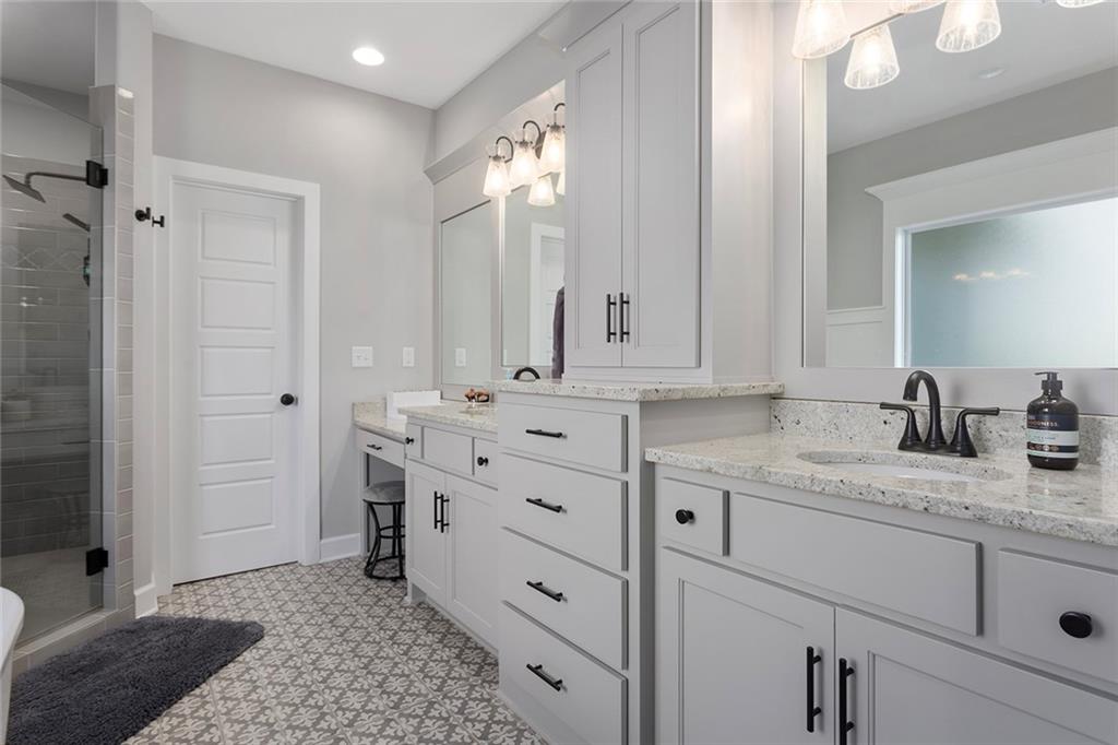 809 Bridgeshire Drive Raymore, MO 64083 - Photo 22 of 49