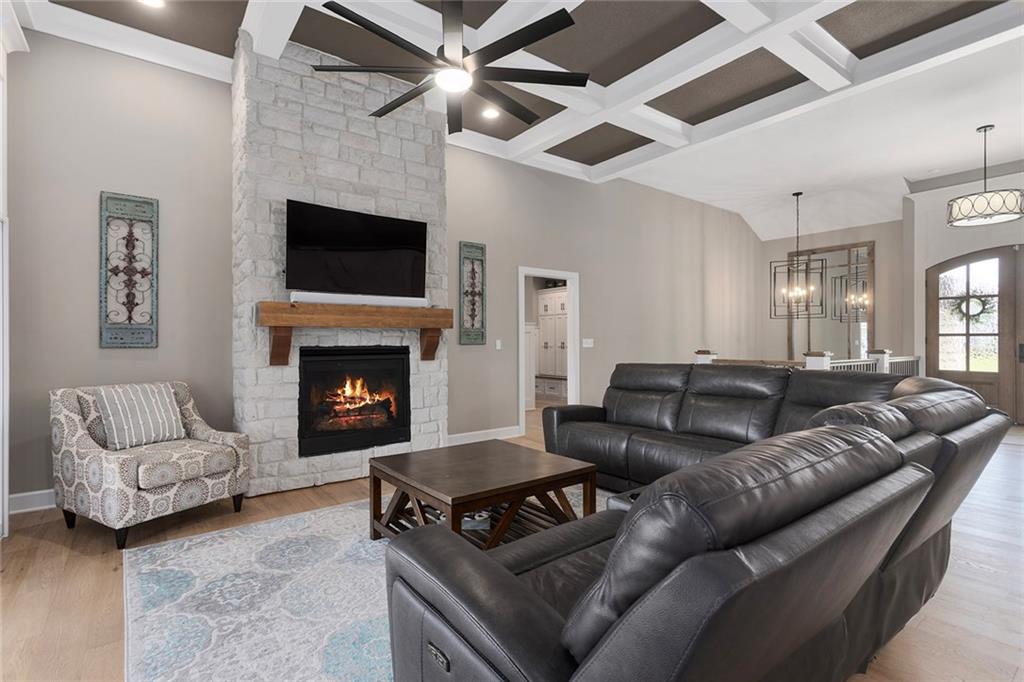 809 Bridgeshire Drive Raymore, MO 64083 - Photo 9 of 49