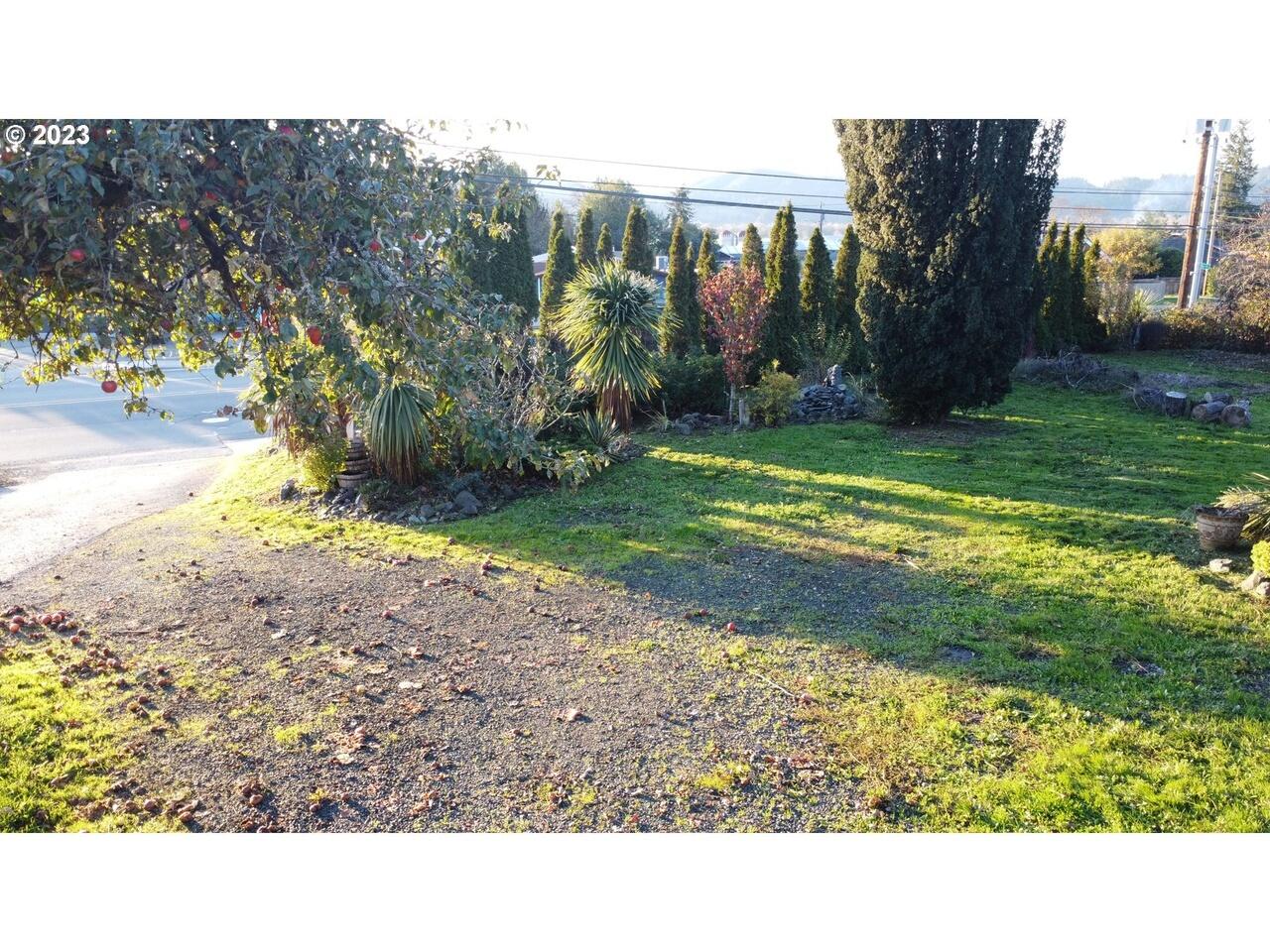 1985 Roseburg Road Myrtle Point, OR 97458 - Photo 27 of 27 20