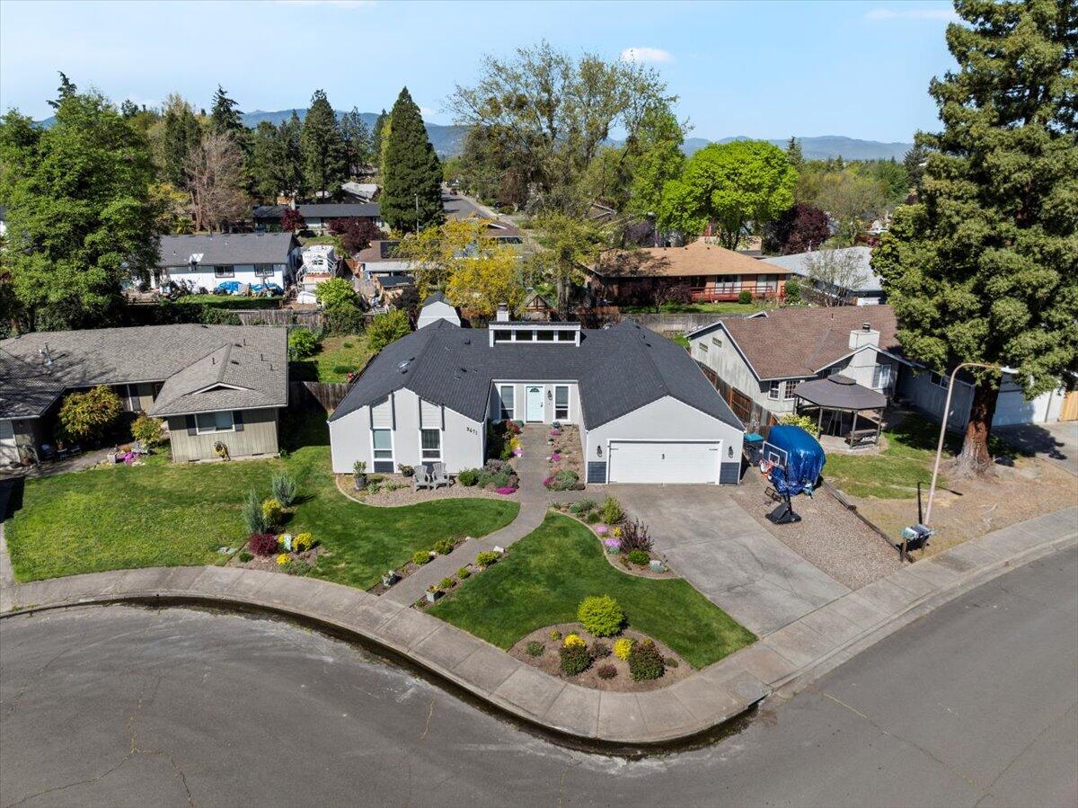 2671 Aldersgate Road Medford, OR 97504 - Photo 2 of 36 01-DJI_0206