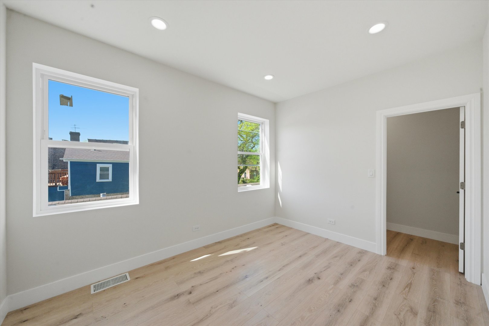 939 North Harding Avenue Chicago, IL 60651 - Photo 20 of 27