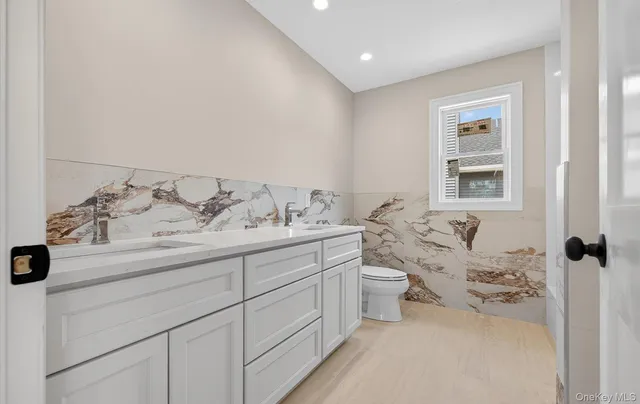 $890,999 | 1108 Washington Place, Baldwin Harbor, NY 11510