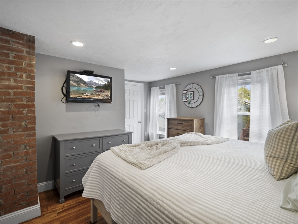 11 Holbrook Road Weymouth, MA 02191 - Photo 11 of 40 Gallery Image 11