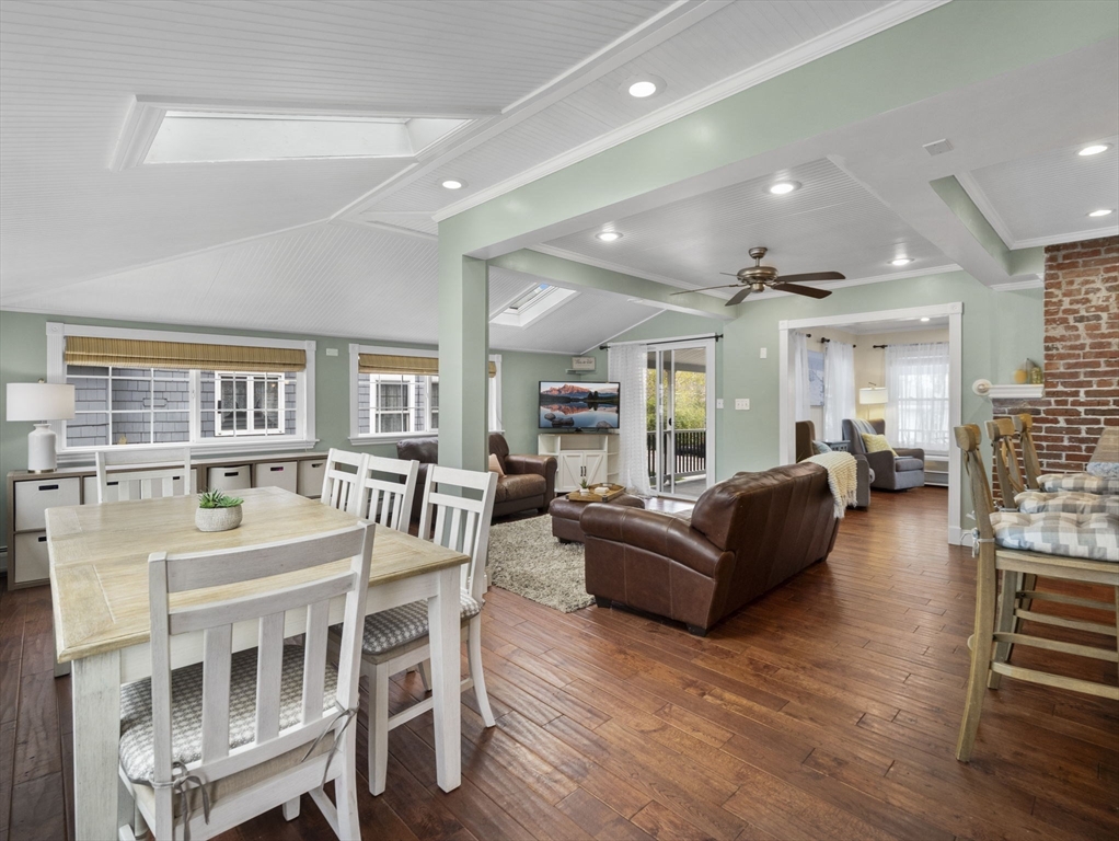 11 Holbrook Road Weymouth, MA 02191 - Photo 4 of 40 Gallery Image 4