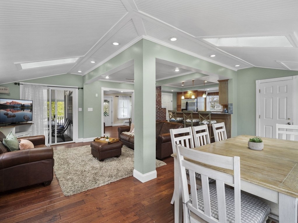 11 Holbrook Road Weymouth, MA 02191 - Photo 6 of 40 Gallery Image 6