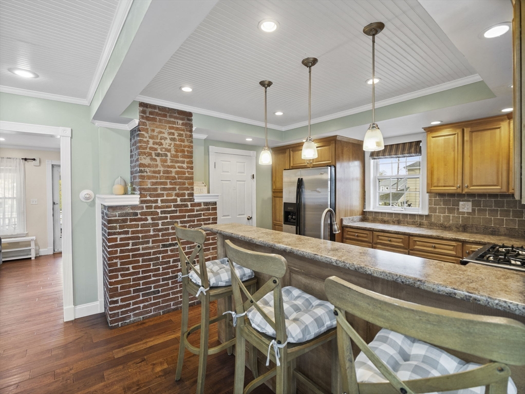 11 Holbrook Road Weymouth, MA 02191 - Photo 9 of 40 Gallery Image 9