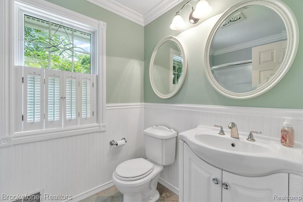 2515 Hickory Lawn Road Rochester Hills, MI 48307 - Photo 12 of 35
