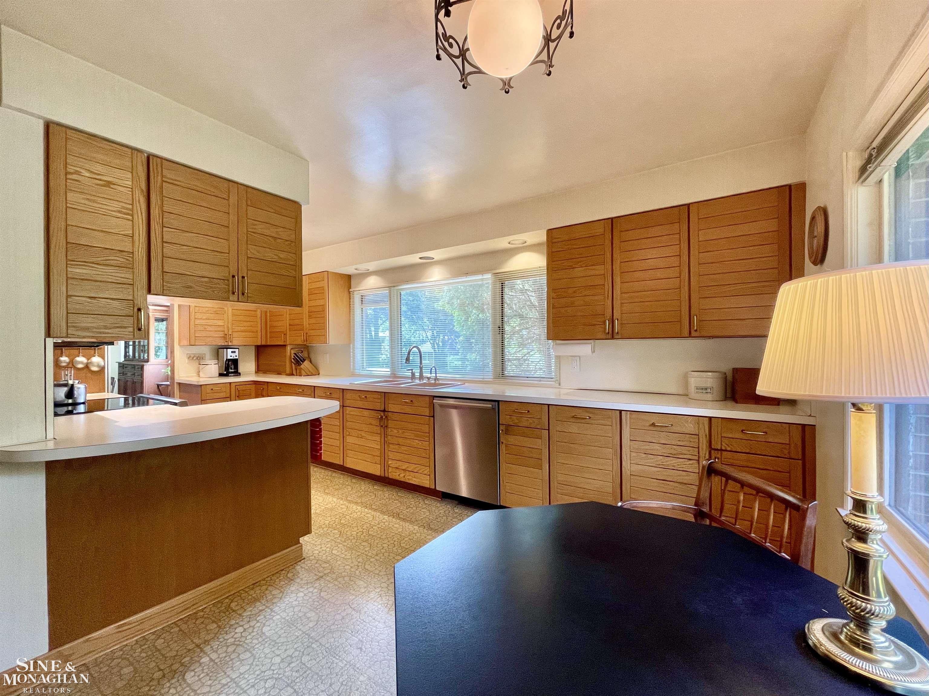 245 Stephens Road Grosse Pointe Farms, MI 48236 - Photo 19 of 40