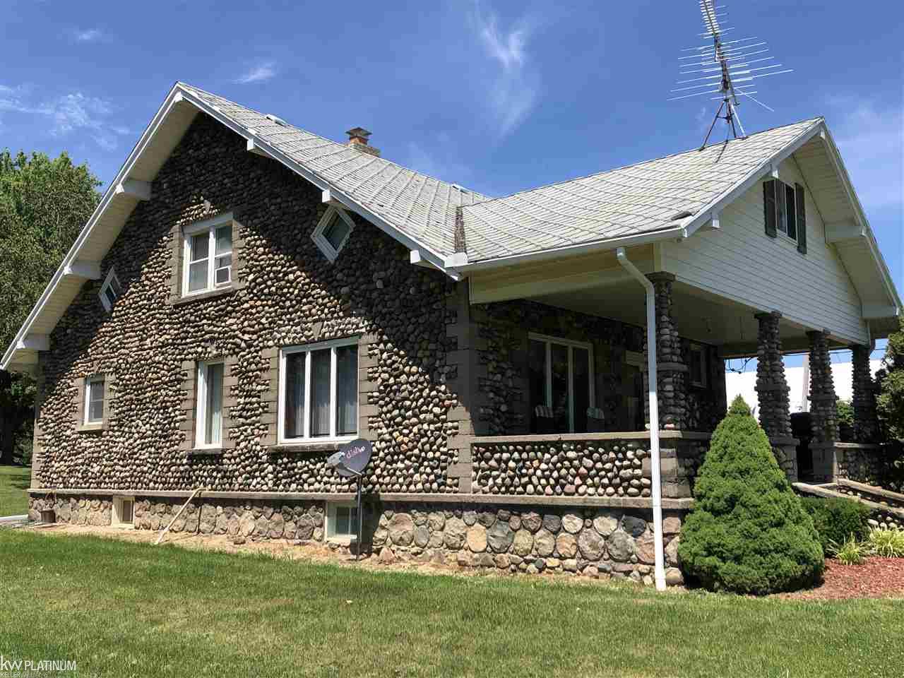 12546 Collins Road Yale, MI 48097 - Photo 3 of 71 50017132-2.JPG