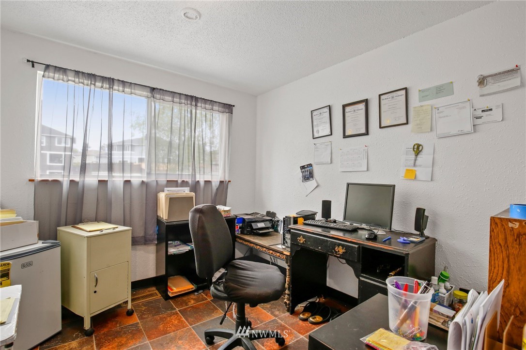 12612 Southeast 158th Street Renton, WA 98058 - Photo 12 of 28 Gallery Image 12