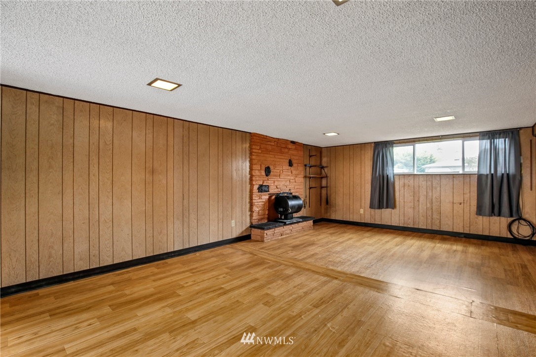 12612 Southeast 158th Street Renton, WA 98058 - Photo 14 of 28 Gallery Image 14