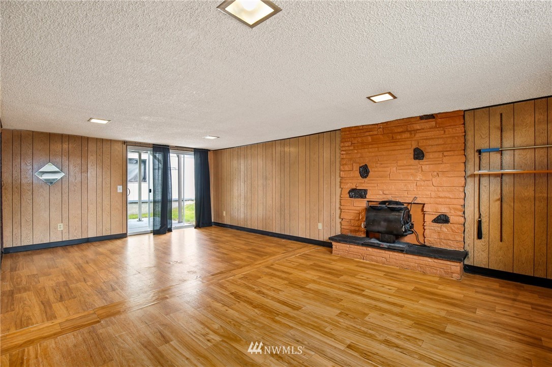 12612 Southeast 158th Street Renton, WA 98058 - Photo 16 of 28 Gallery Image 16