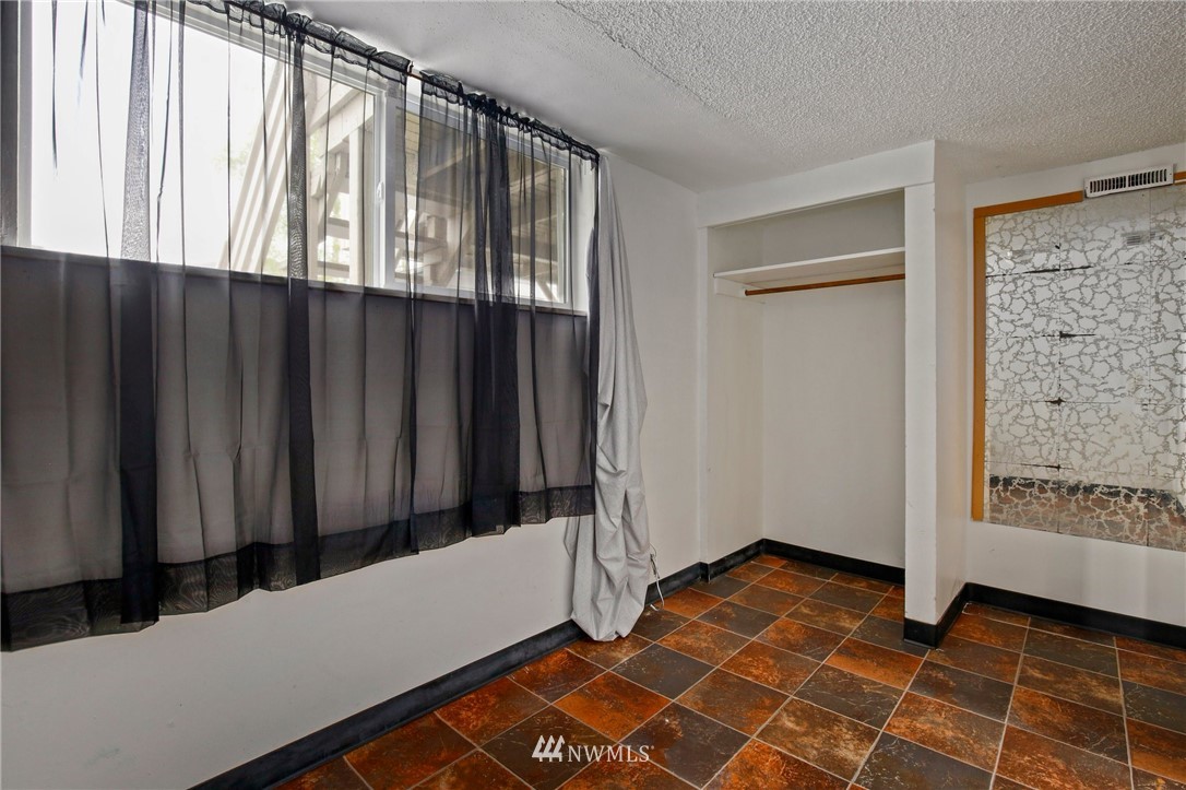 12612 Southeast 158th Street Renton, WA 98058 - Photo 17 of 28 Gallery Image 17