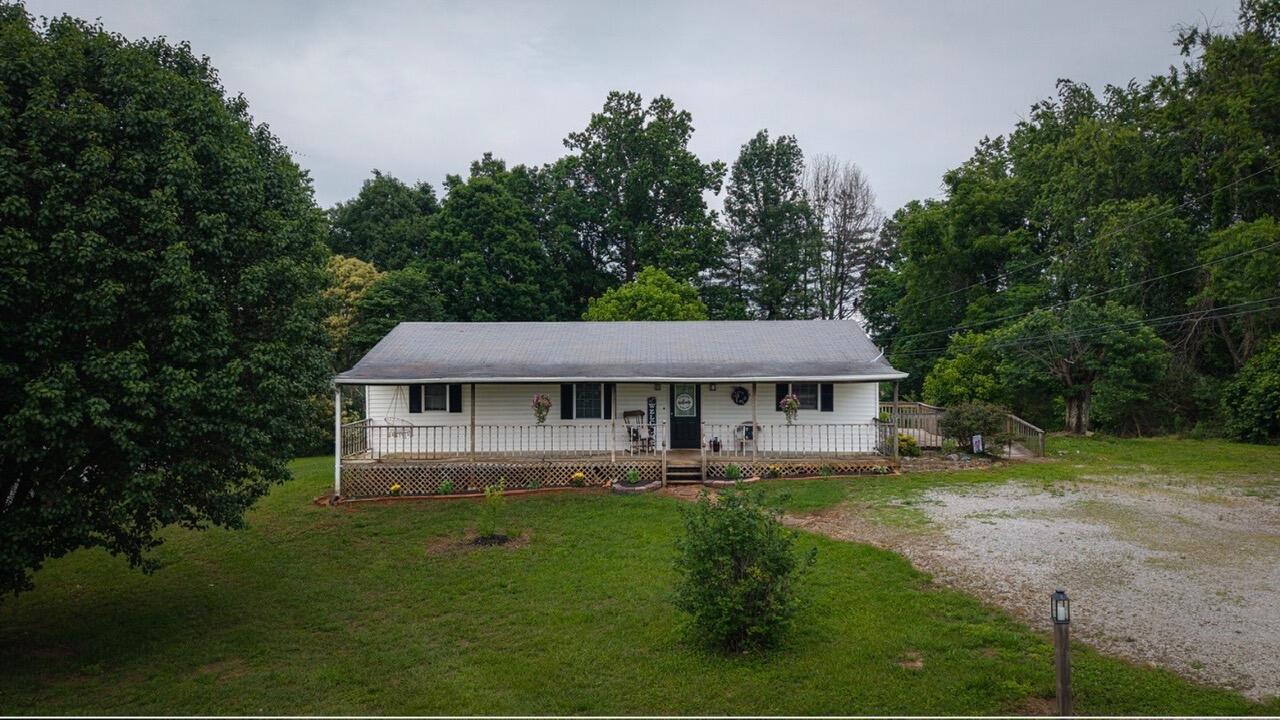 228 Whitaker Road Somerset, KY 42503 - Photo 1 of 37 IMG_2033
