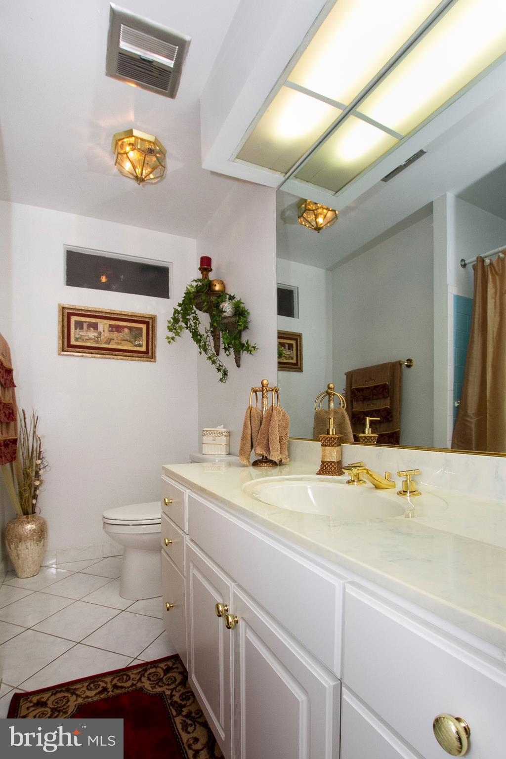 1511 Customs Road Rosedale, MD 21237 - Photo 18 of 38 MAIN LEVEL HALL BATH!!