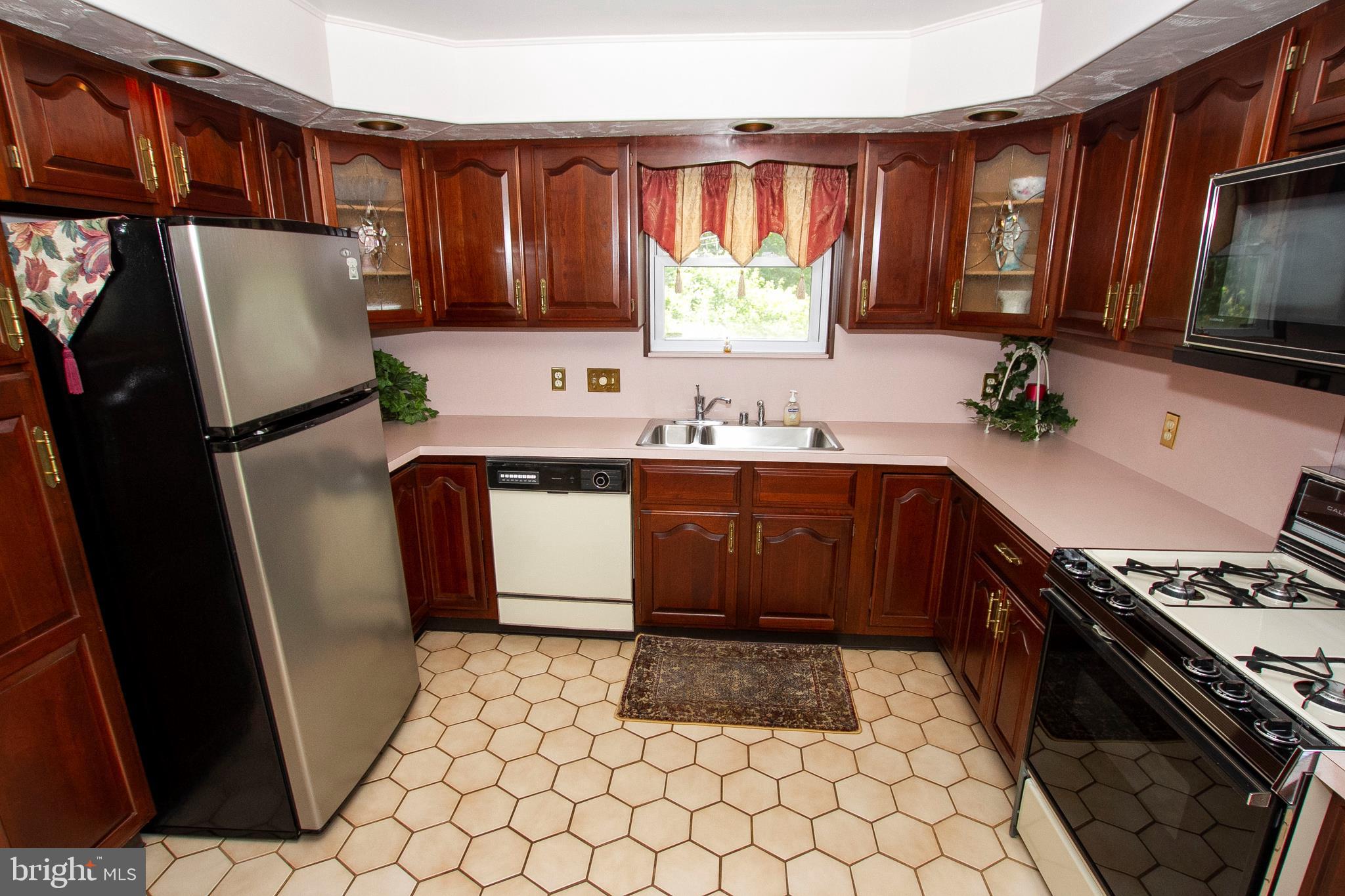 1511 Customs Road Rosedale, MD 21237 - Photo 10 of 38 KITCHEN!!