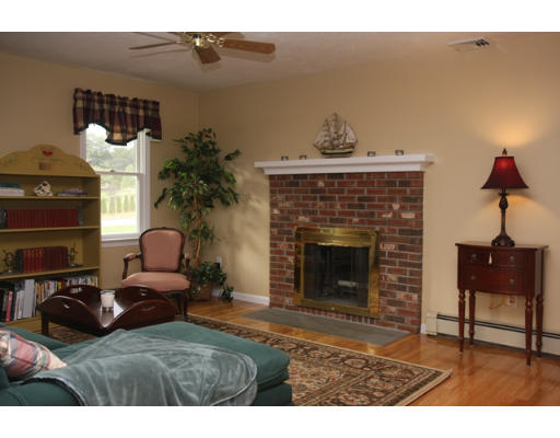 122 Fitzpatrick Road Grafton, MA 01519 - Photo 10 of 25