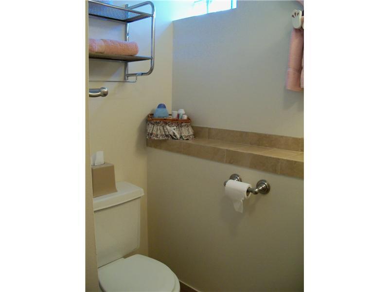 1112 East Windhaven Road Pittsburgh, PA 15205 - Photo 20 of 25 Full Bath.