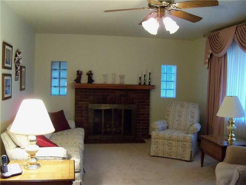 1112 East Windhaven Road Pittsburgh, PA 15205 - Photo 4 of 25 Living Room. Entertainment Sized and Neutral Dcor