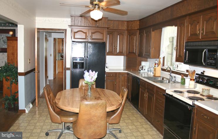 214 Snavely Mill Road Lititz, PA 17543 - Photo 5 of 21