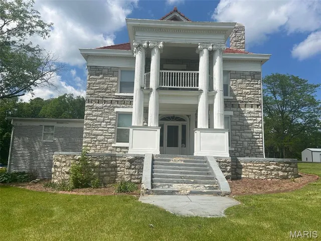 $525,000 | 150 Duncan Mansion Drive, Silex, MO 63377