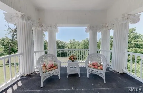 $525,000 | 150 Duncan Mansion Drive, Silex, MO 63377