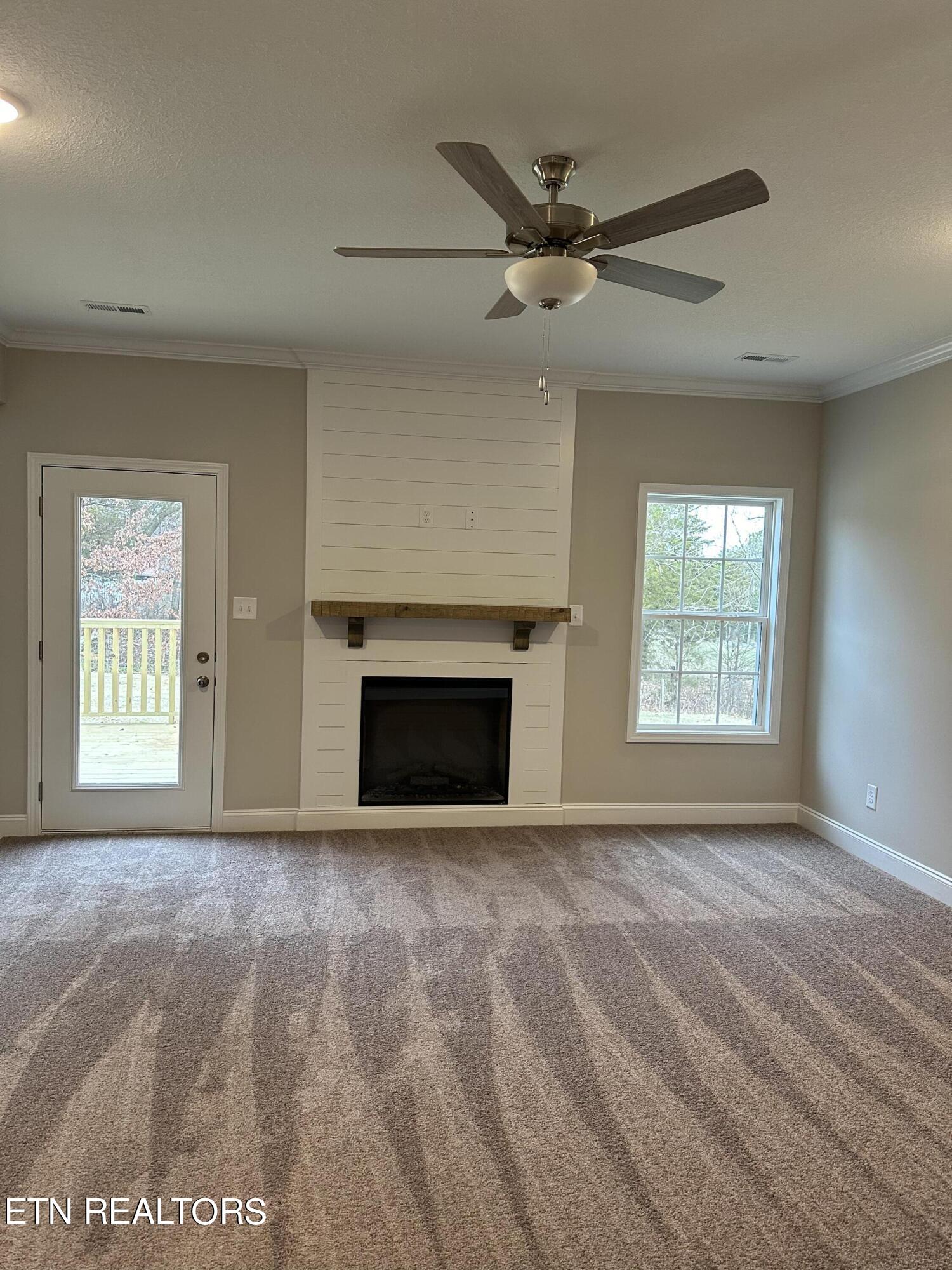 7652 Honey Oaks Road Corryton, TN 37721 - Photo 3 of 6 Family Room