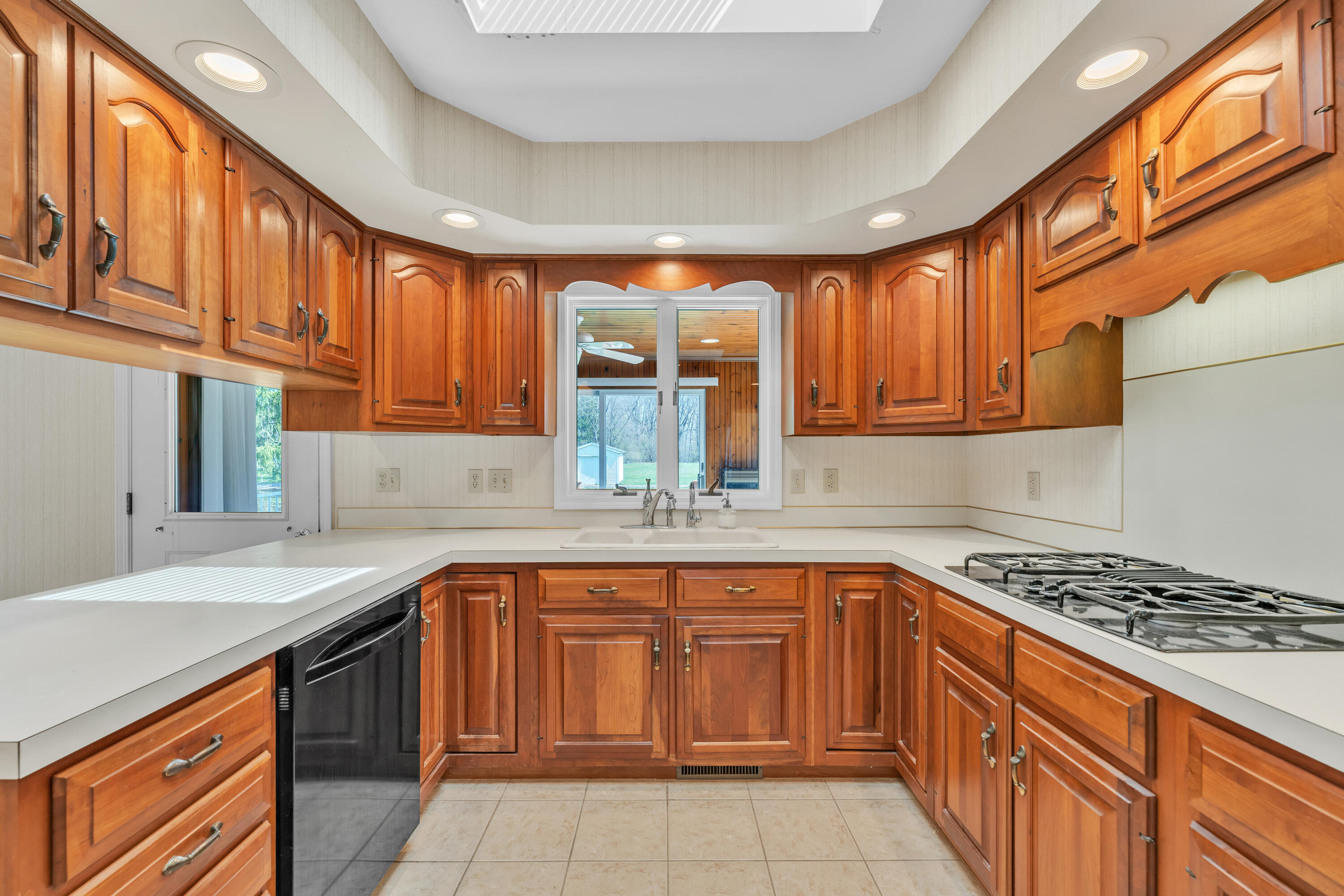 918 Nichols Road Kalamazoo, MI 49006 - Photo 7 of 39 DSC09747