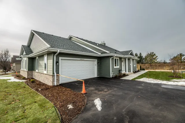 $439,900 | W206N16178 Stonebrook Drive, Jackson, WI 53037