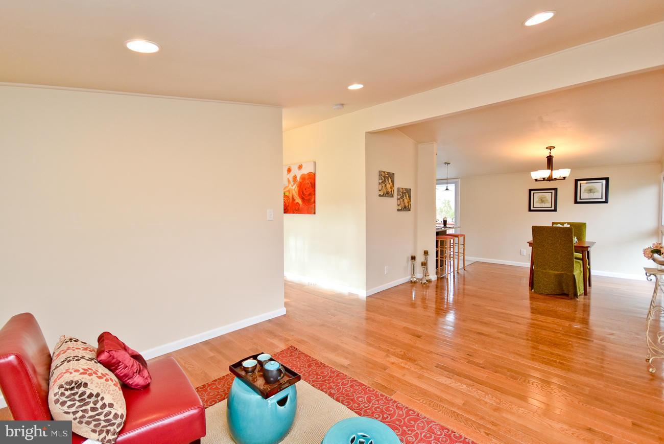 4730-3 Three Oaks Road Baltimore, MD 21208 - Photo 8 of 29 Interior (General)