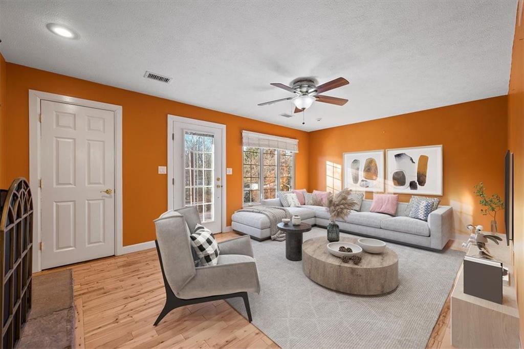 1522 Ingomar Heights Road Pittsburgh, PA 15237 - Photo 3 of 25 Gallery Image 3