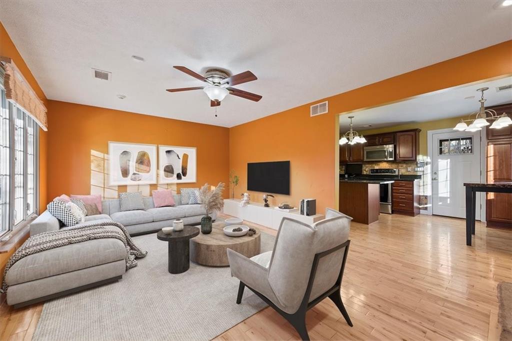 1522 Ingomar Heights Road Pittsburgh, PA 15237 - Photo 4 of 25 Gallery Image 4