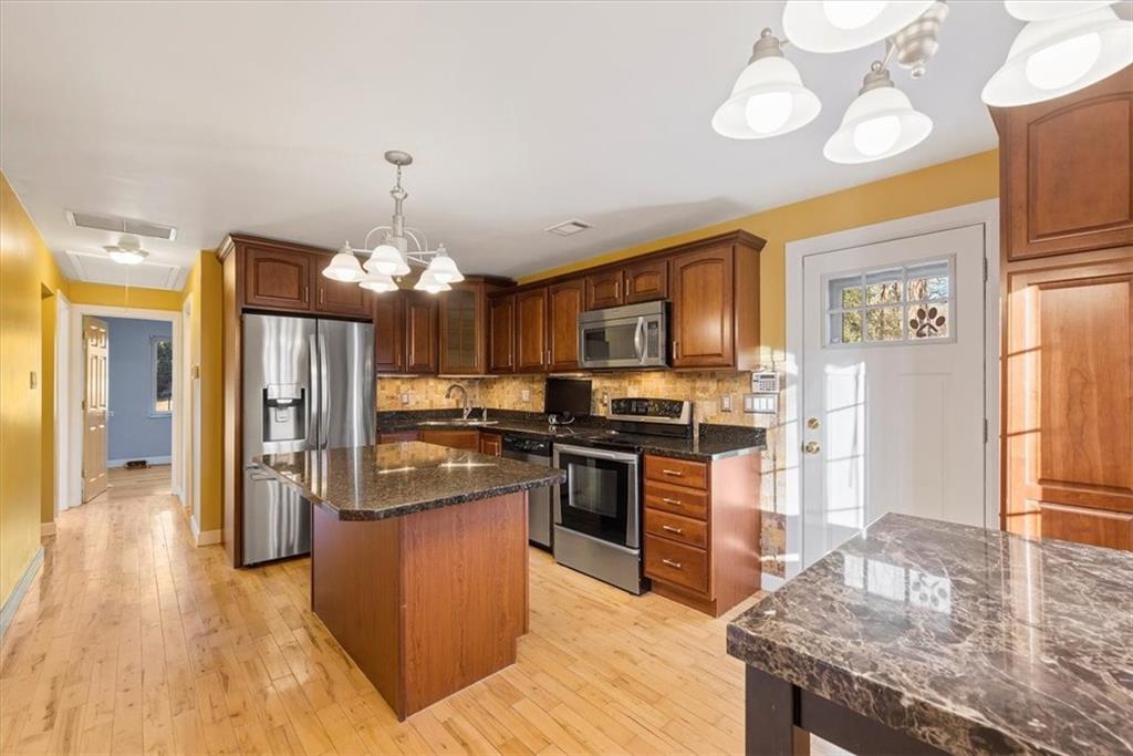 1522 Ingomar Heights Road Pittsburgh, PA 15237 - Photo 6 of 25 Gallery Image 6