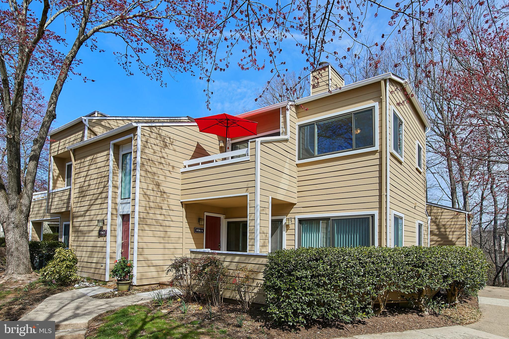 1936 Villaridge Drive Reston, VA 20191 - Photo 3 of 30 Gallery Image 3