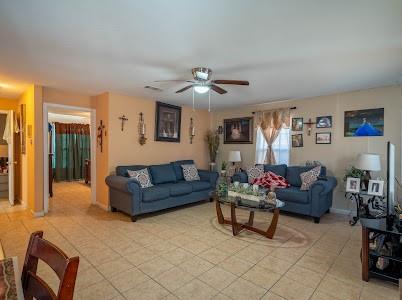 2133 Pleasant Drive Dallas, TX 75227 - Photo 30 of 40 Living room with a ceiling fan