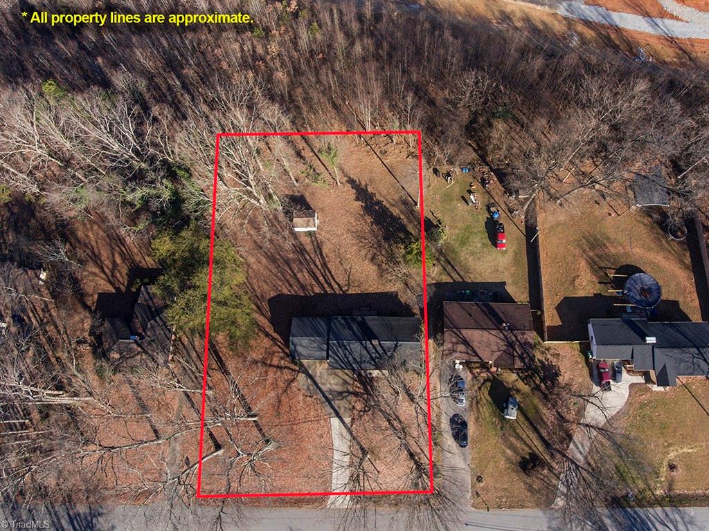 209 Edgeview Road High Point, NC 27260 - Photo 2 of 20 All property lines are approximate.