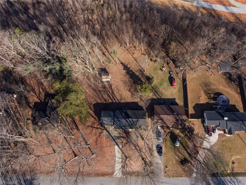 209 Edgeview Road High Point, NC 27260 - Photo 20 of 20 Beautiful 4BR/2BA home located in High Point. One level living with spacious living room, hard wood flooring, 2 car attached garage, covered front porch, and spacious back deck.