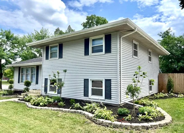 $3,075 | 1838 Holly Lane, Munster, IN 46321