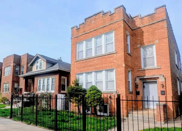 $1,600 | 3114 North Kilpatrick Avenue, Unit 2, Chicago, IL 60641