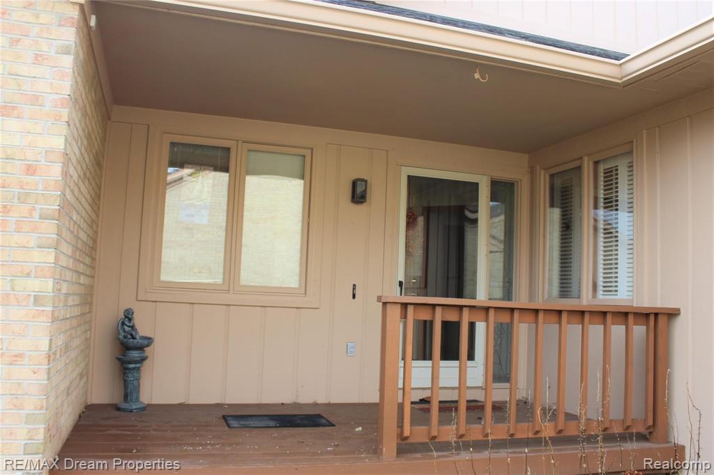 21975 River Ridge Trail Farmington Hills, MI 48335 - Photo 3 of 22