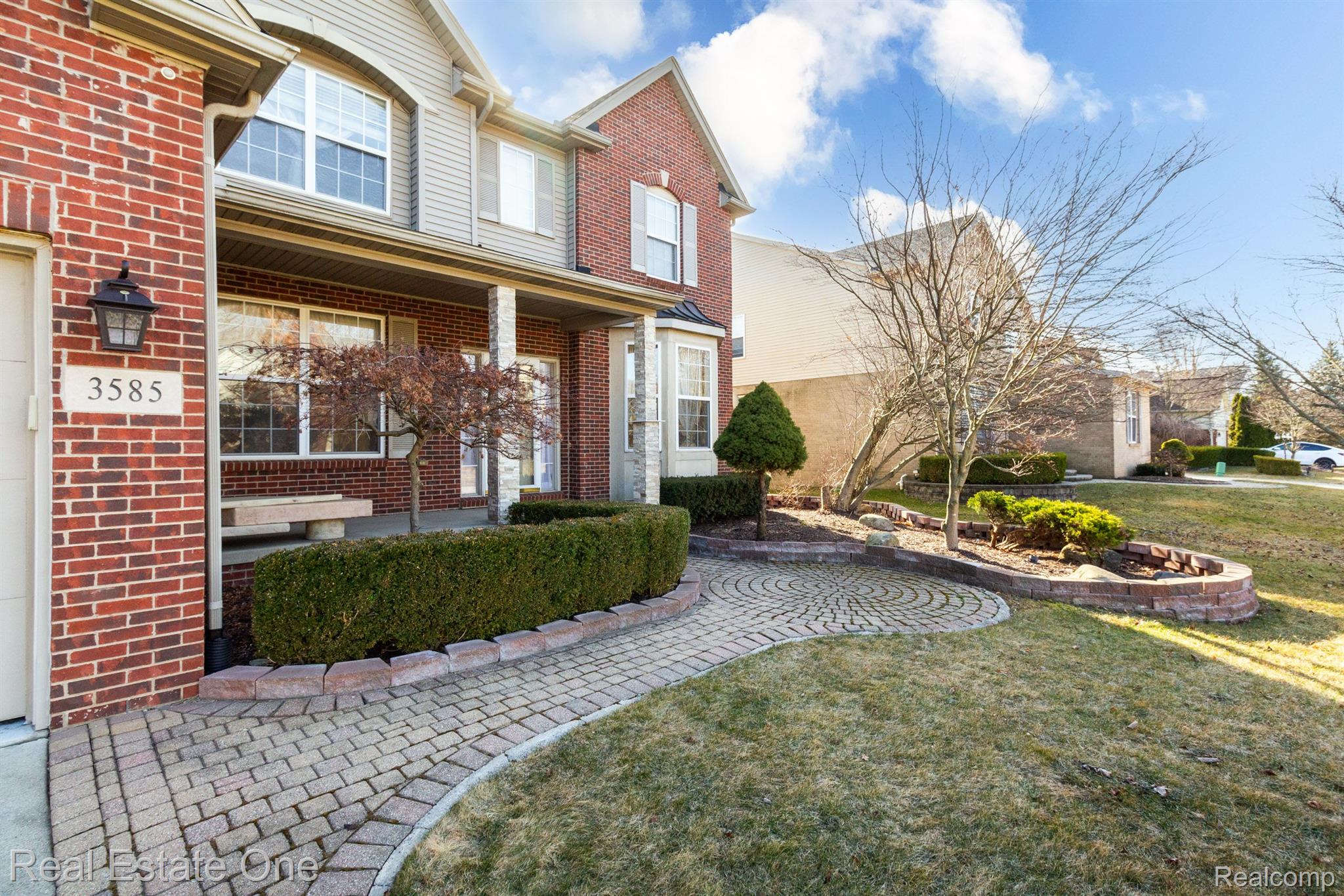 3585 Everett Drive Rochester, MI 48307 - Photo 3 of 75 Gallery Image 3